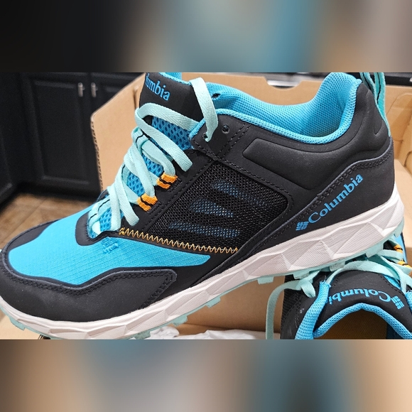 Columbia Women's Trail Shoes - Picture 1 of 4